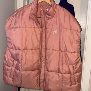 XL Nike Therma-FIT Classic Puffer Vest  NEVER WORN!